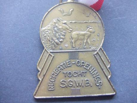 S.G.W.B.Gooise Wandelsportbond schaap met lammetjes
